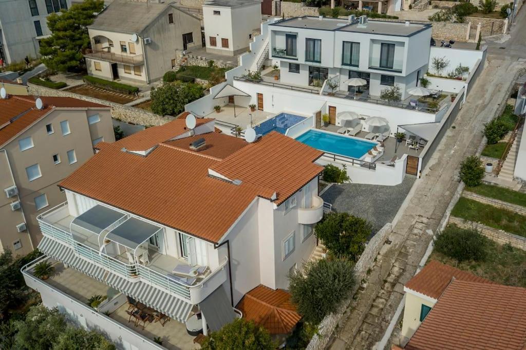 Holiday Home Lolina,Sea On A Palm! Heated Pool Трогир Екстериор снимка