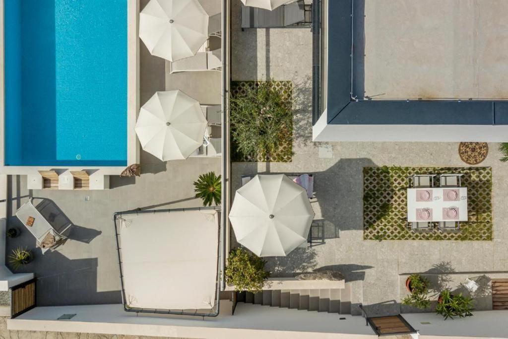 Holiday Home Lolina,Sea On A Palm! Heated Pool Трогир Екстериор снимка